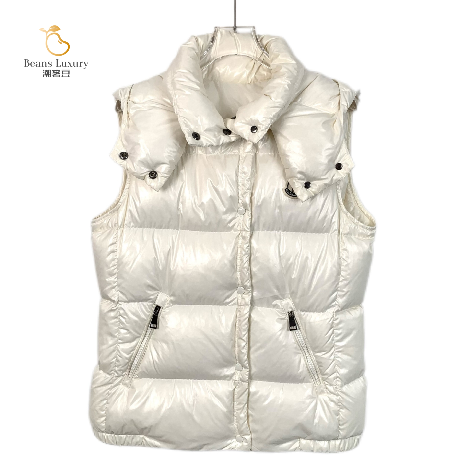 99新 MONCLER 潮奢豆 严选/白色徽标贴饰羽绒服马甲外套/Q13763