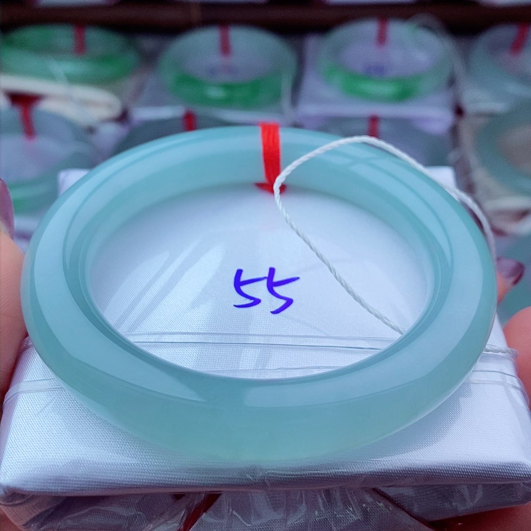 翡翠手镯未镶嵌冰胶底满色蓝色胖圆