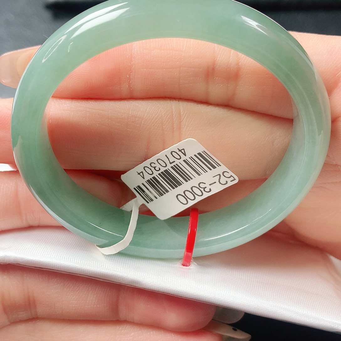 翡翠手镯未镶嵌冰绿贵妃52圈口64号