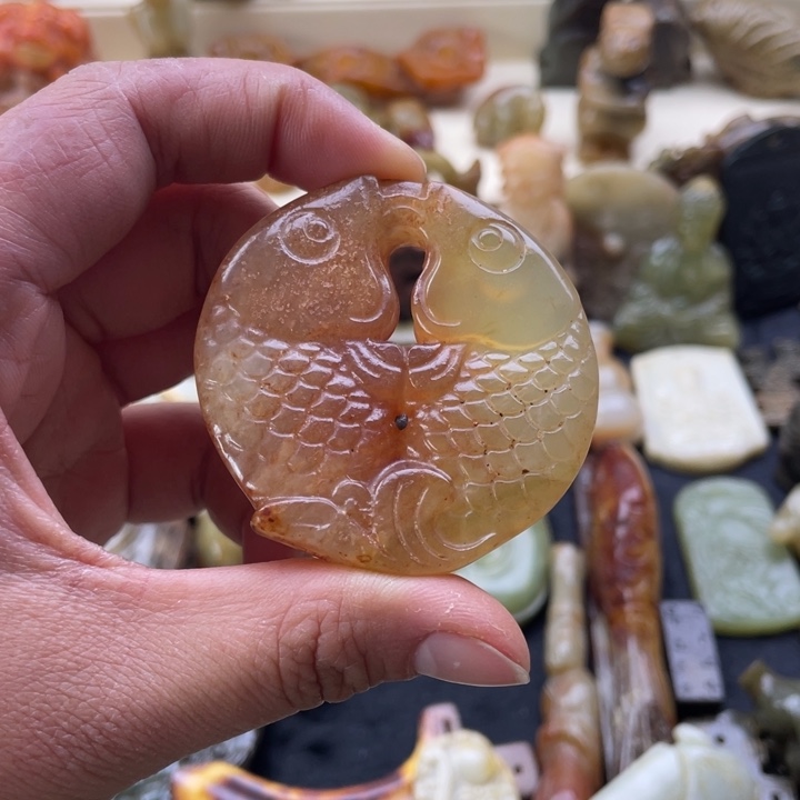 蛇纹石玉颈饰未镶嵌