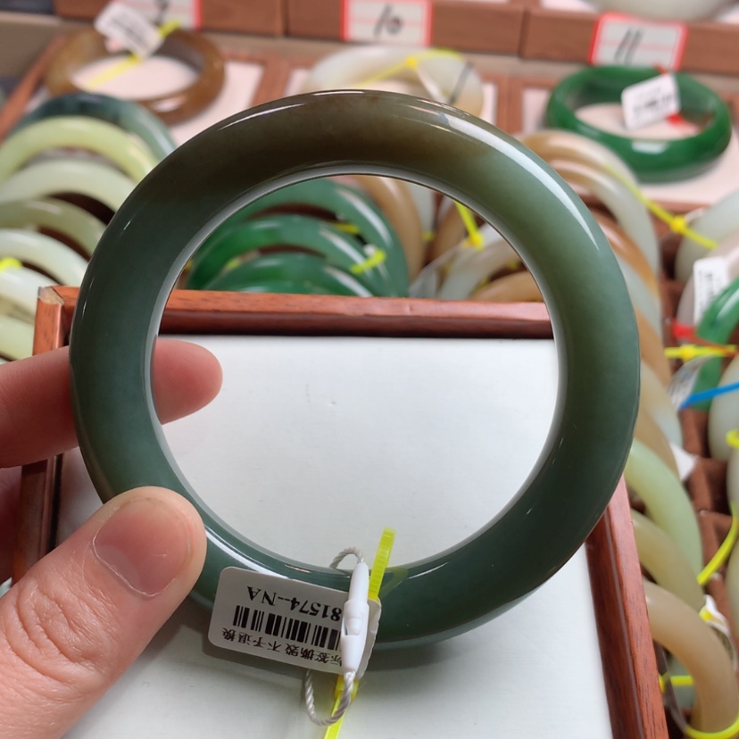 【闪购商品】和田玉手镯未镶嵌想*62.5