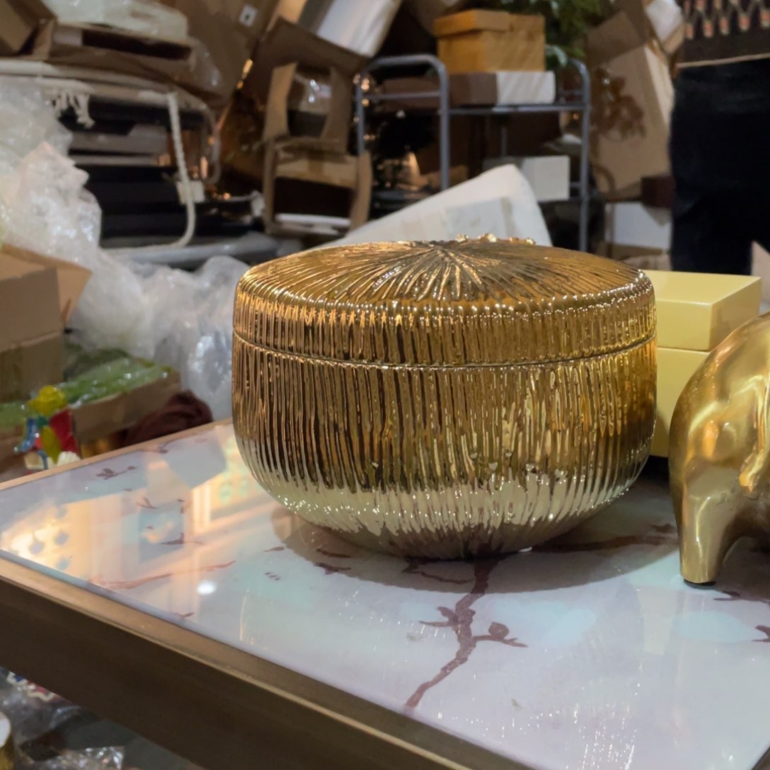 陶瓷花瓶，家居摆件。