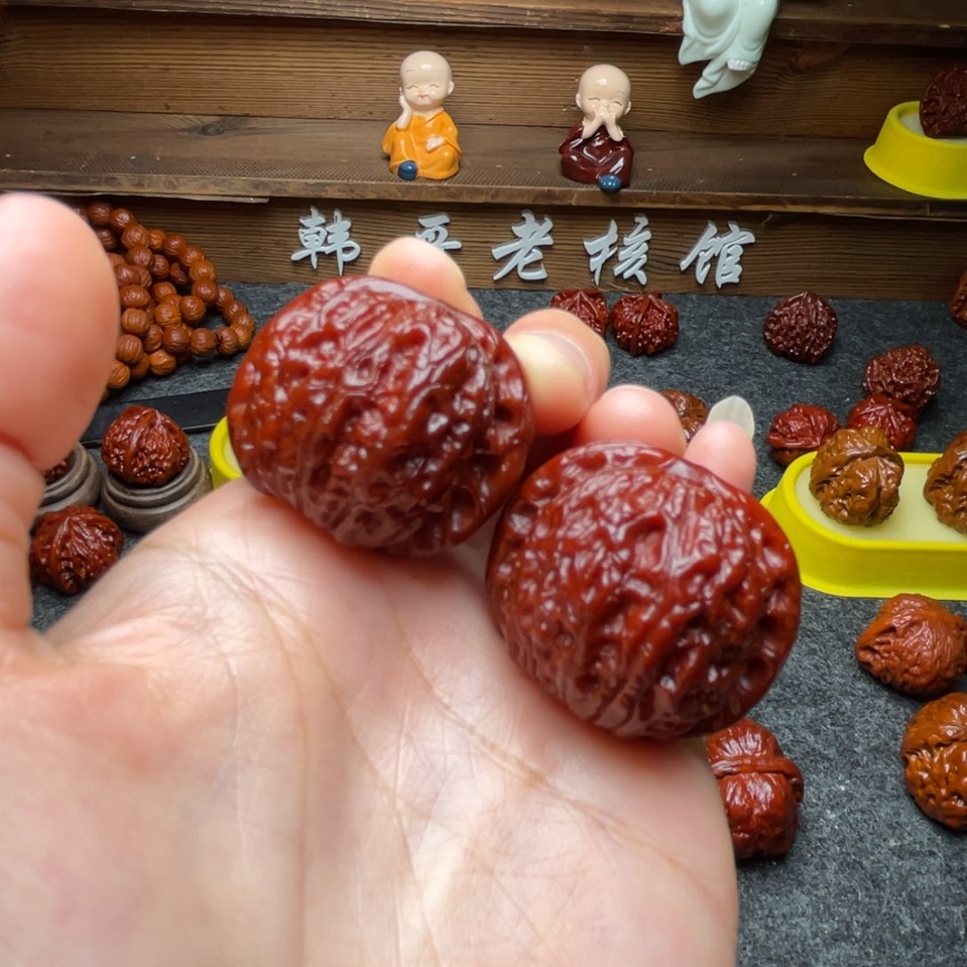 文玩核桃吊坠文玩核桃 手把件 血麒麟 35