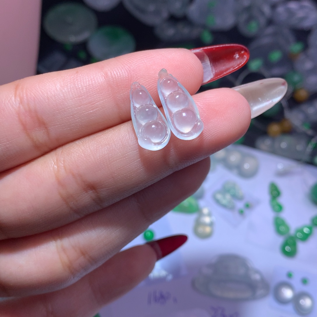 颈饰未镶嵌翡翠豆