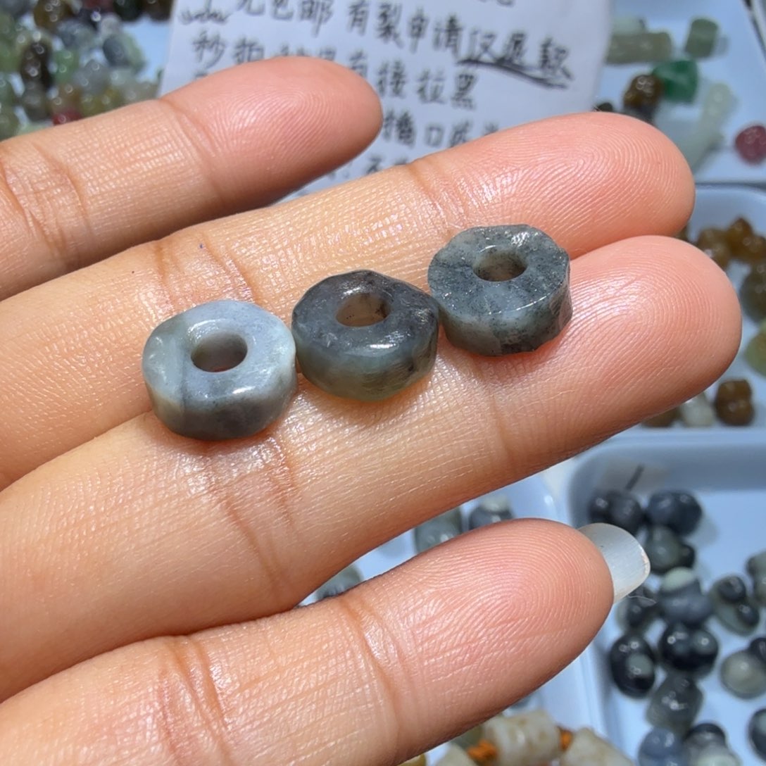 和田玉未镶嵌珠宝奇石