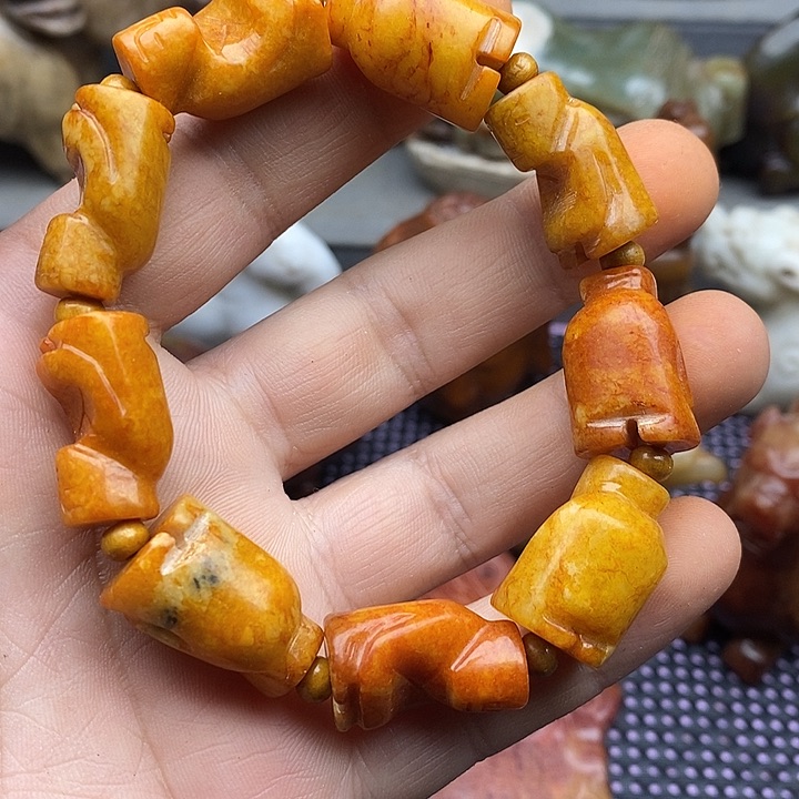 未镶嵌蛇纹石玉颈饰