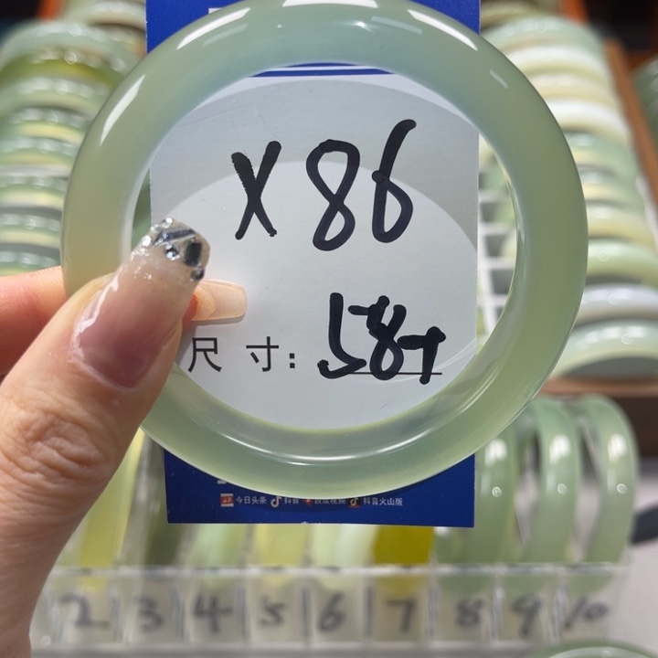 岫玉手镯未镶嵌b****z手镯