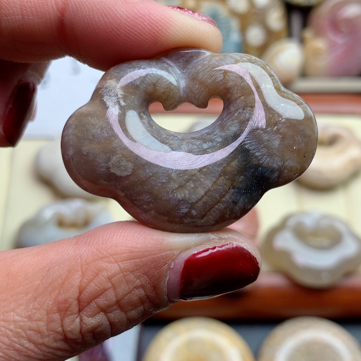 硅化珊瑚（珊瑚玉）颈饰未镶嵌