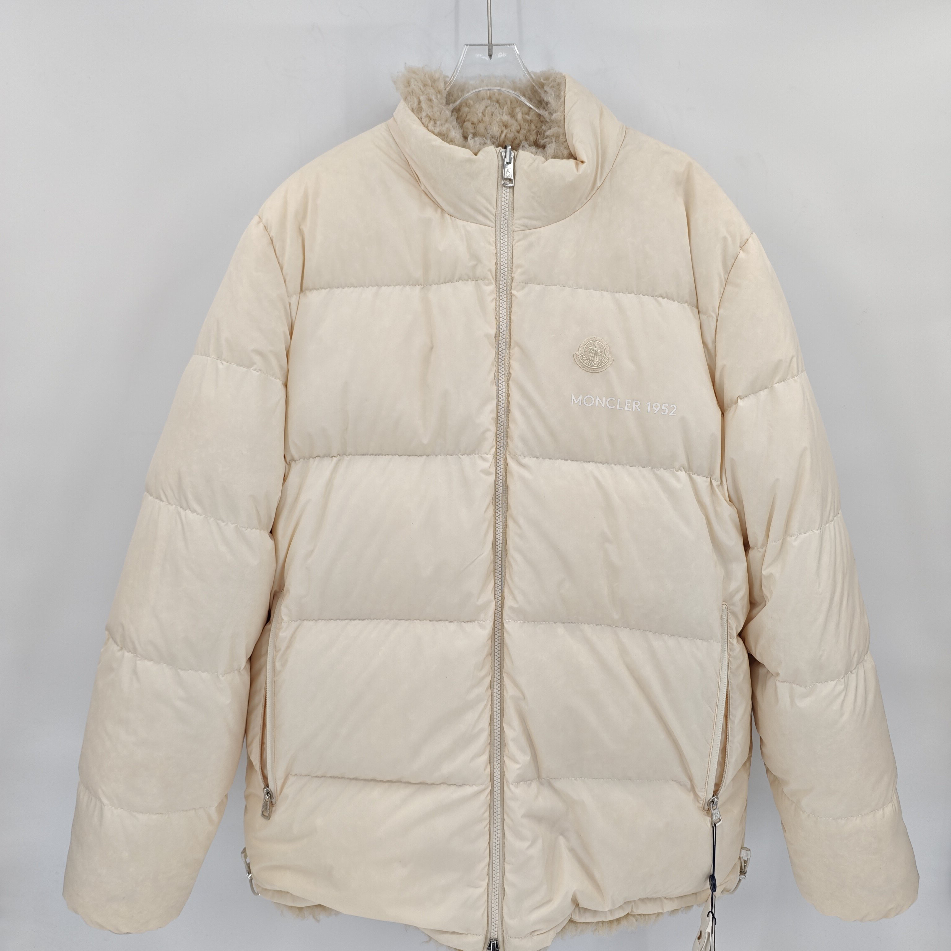 99新 MONCLER 蒙口 白色两面穿厚款羽绒服/4码/Sw25028
