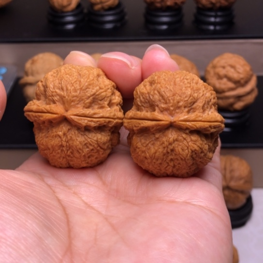 文玩核桃把件鱼子纹绣球38