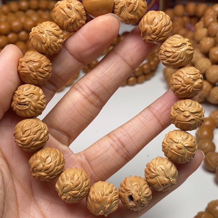 猴头核桃吊坠齐天大圣