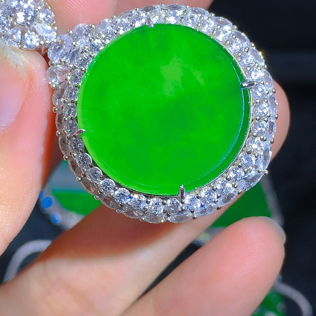 翡翠颈饰银S925镶嵌吊坠