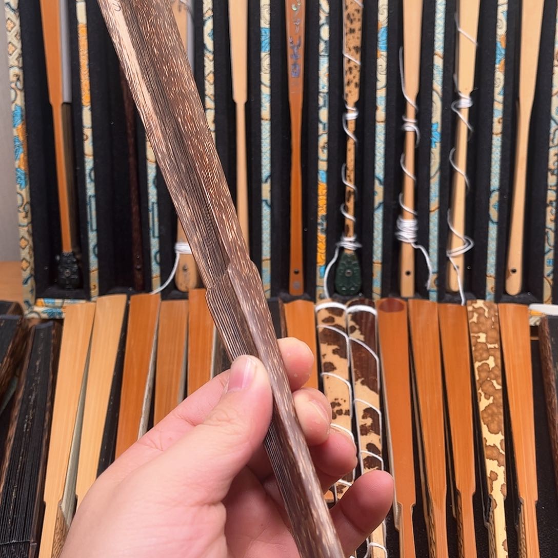 扇子芝麻粽倒开肩。