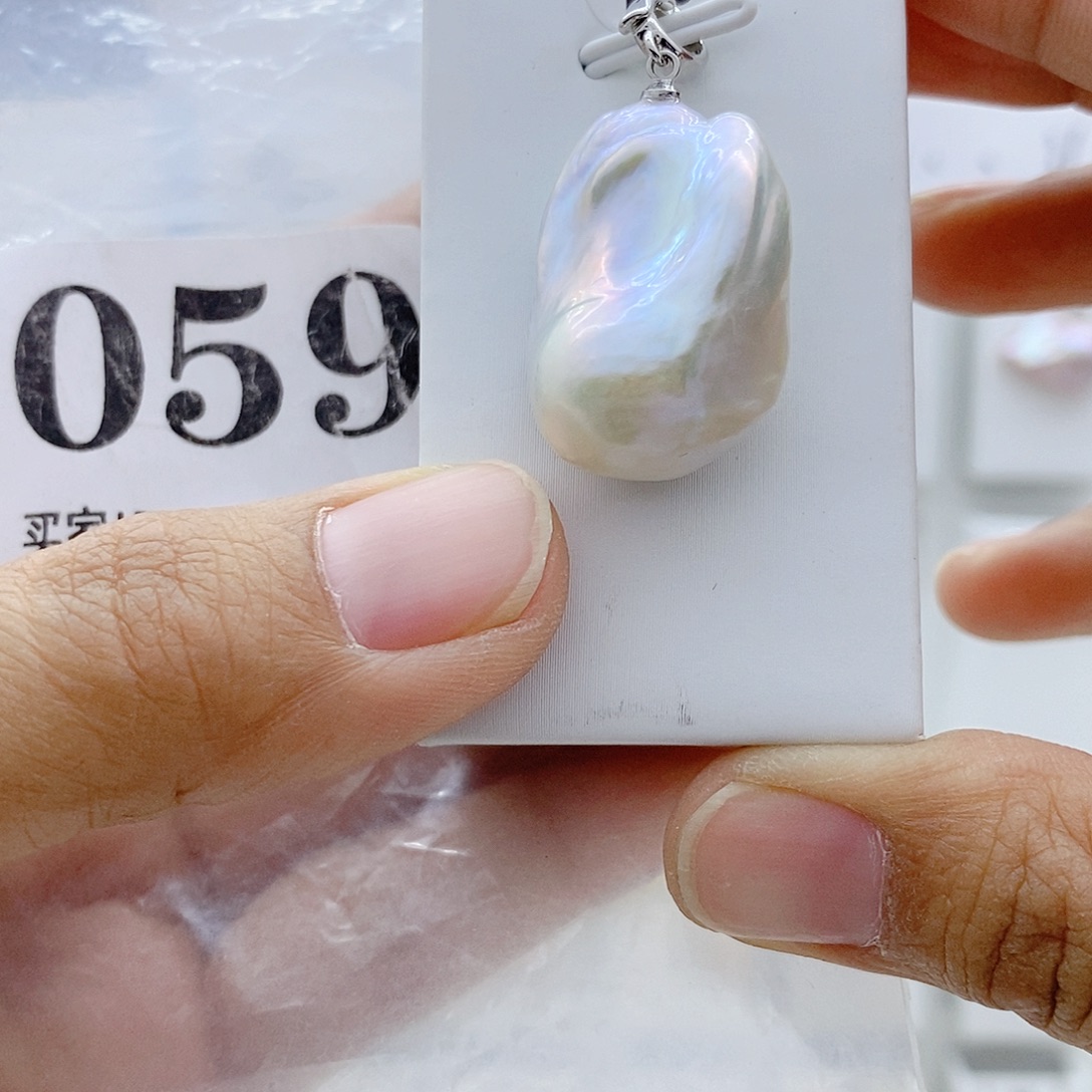 颈饰淡水珍珠钛钢