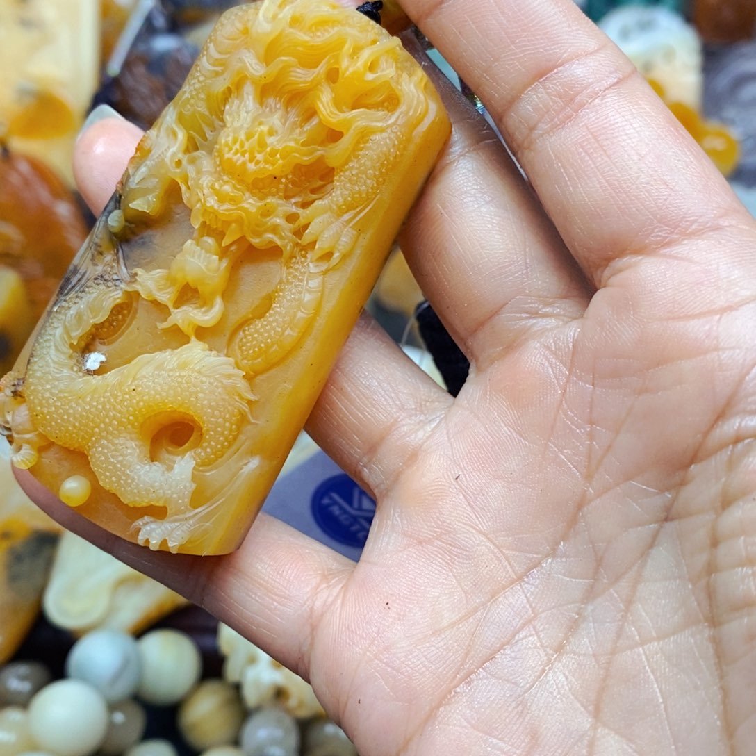 石英质玉未镶嵌颈饰