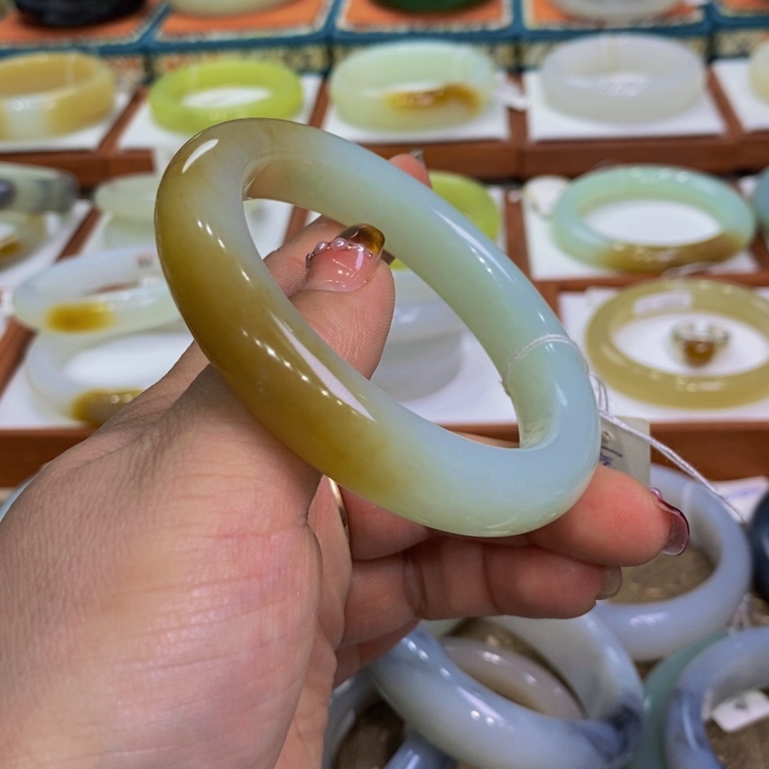 和田玉且末糖翠56.7未镶嵌