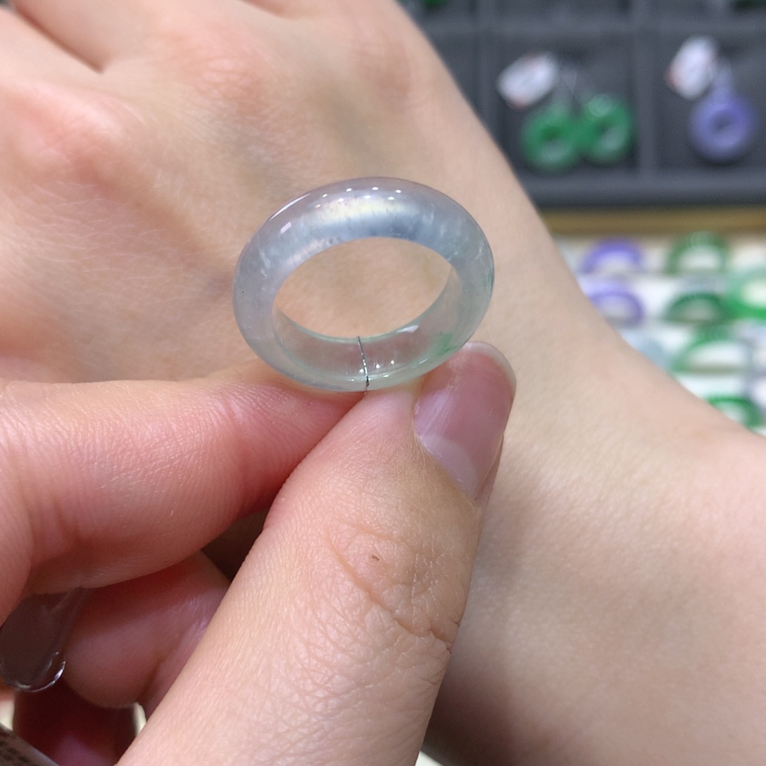 翡翠戒指未镶嵌翡翠