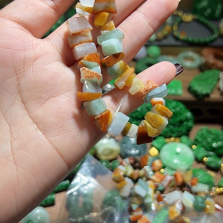 翡翠手串未镶嵌翡翠碎石多样性发其一