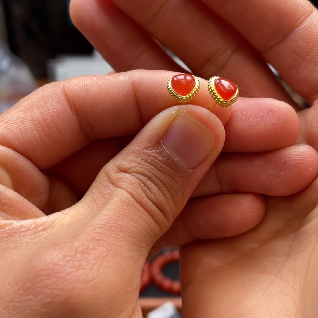 南红玛瑙河湾冰红爱心银S925镀金镶嵌