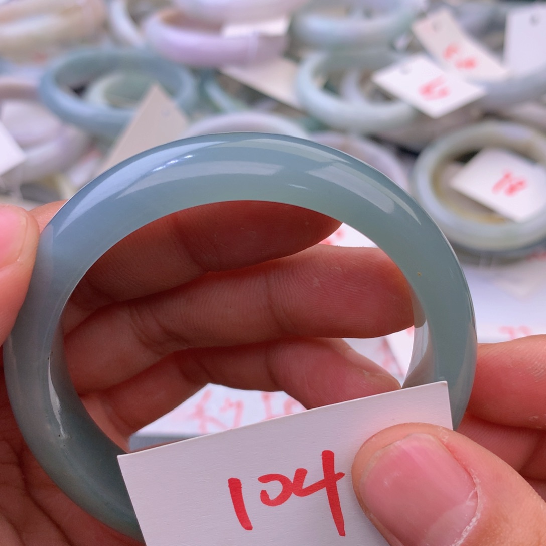 翡翠手镯未镶嵌12555888888888