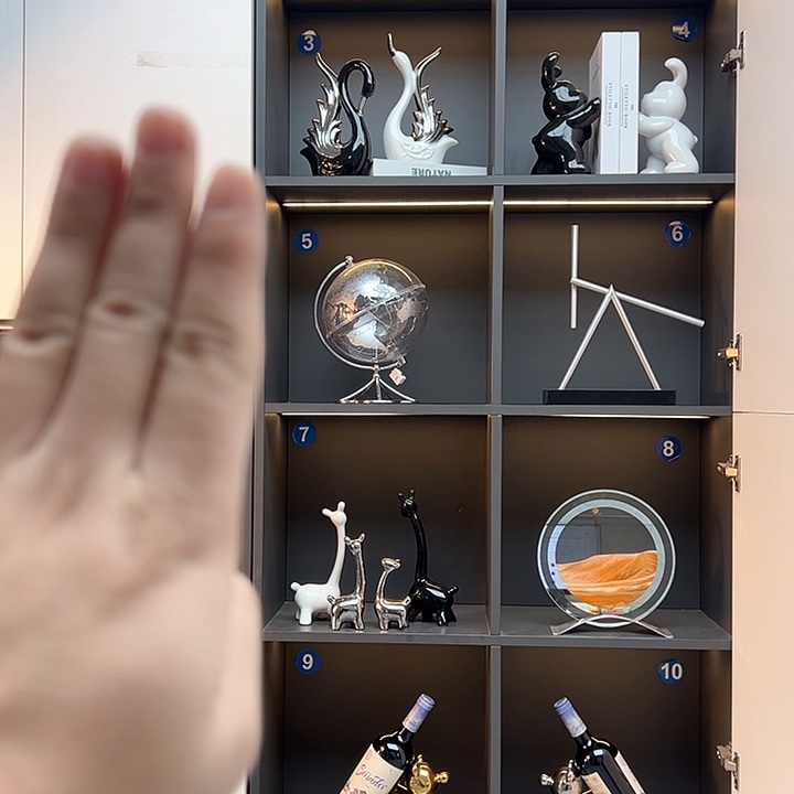 陶瓷妮美女的十个摆件套装