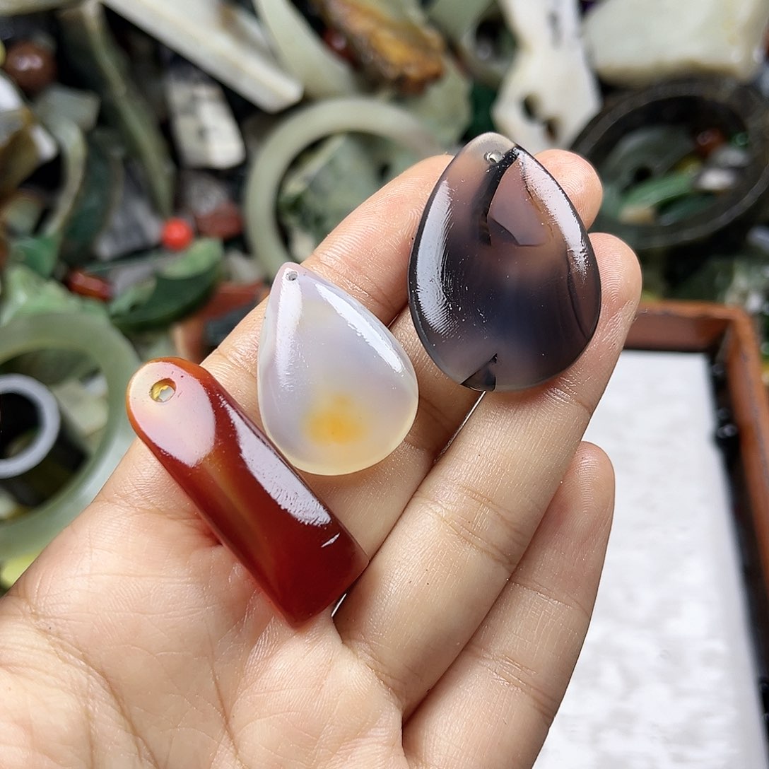 颈饰未镶嵌和田玉