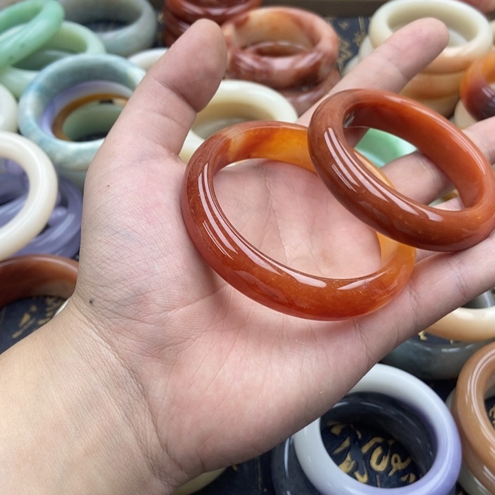 石英岩玉未镶嵌手镯