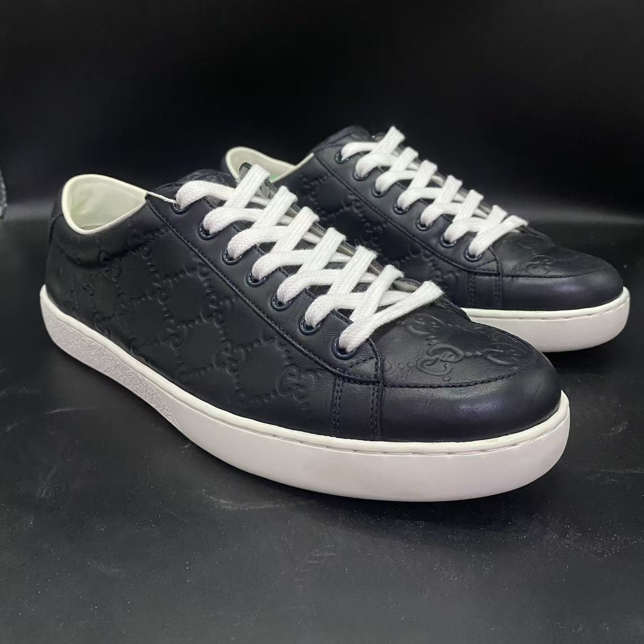95新 GUCCI/古驰 【AO福利】42.5欧码 男士黑色压花满印板鞋77190