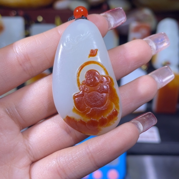 和田玉挂件未镶嵌不****。