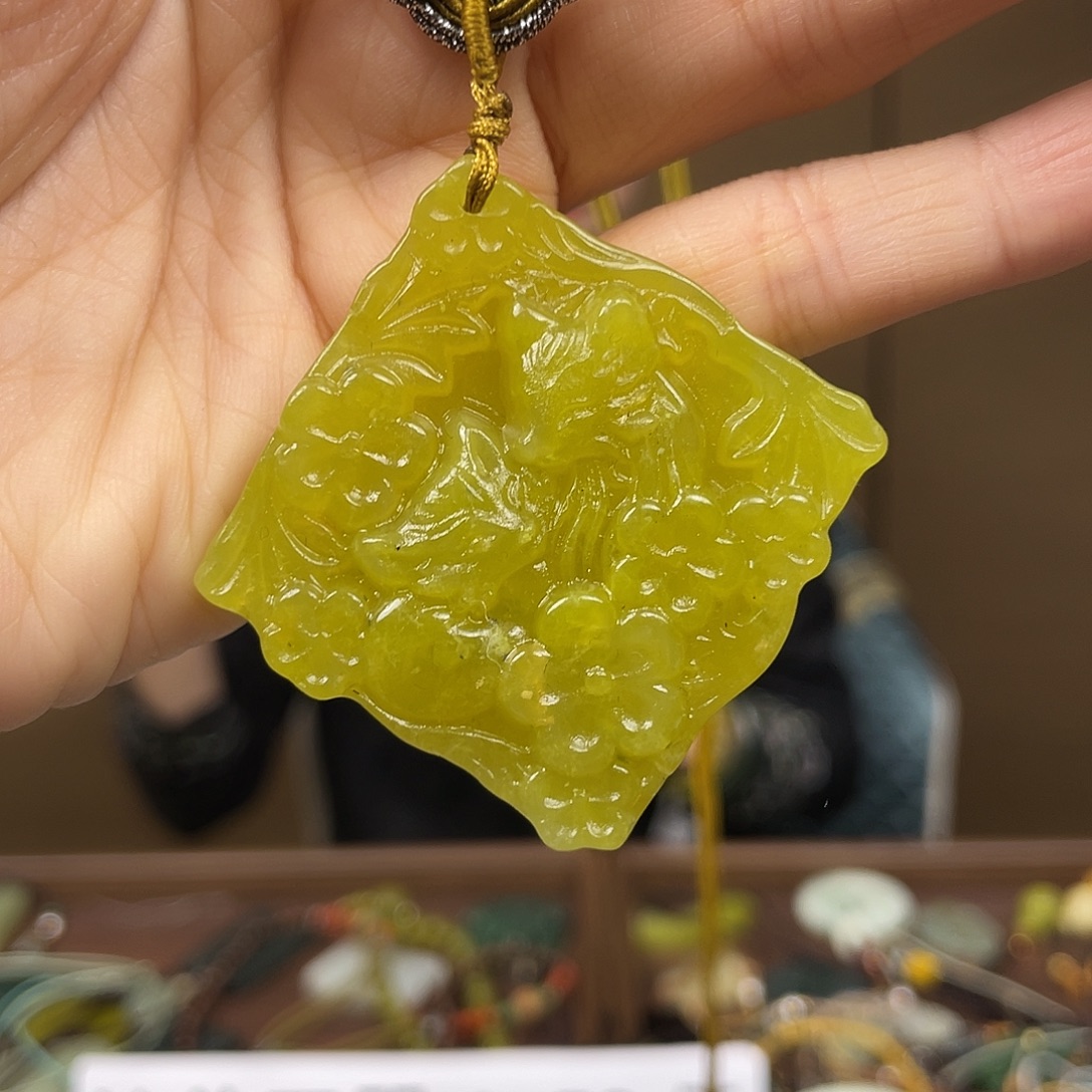 和田玉（糖玉）未镶嵌颈饰