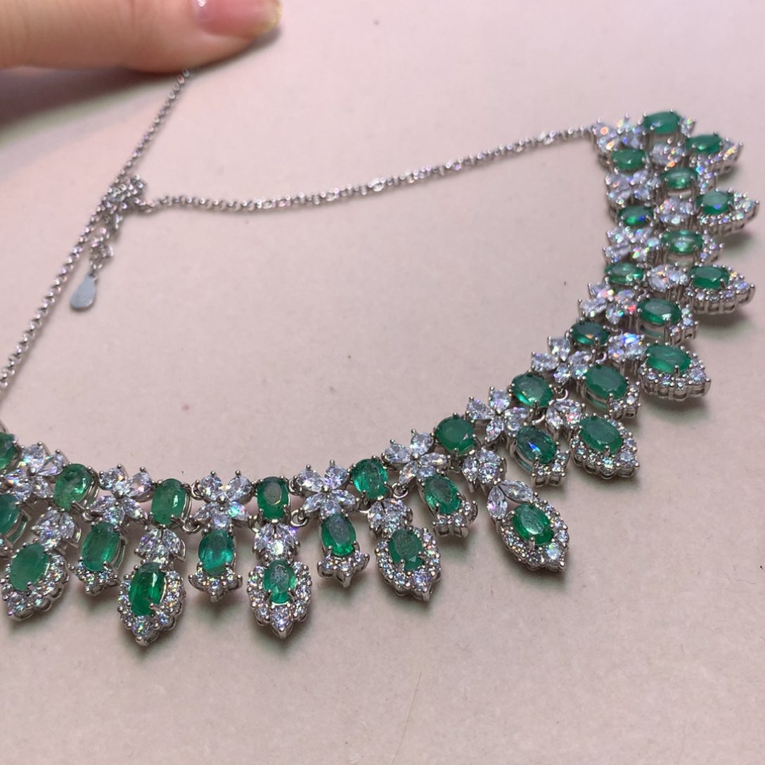 祖母绿颈饰银S925镶嵌基地质检 天然祖母绿项链