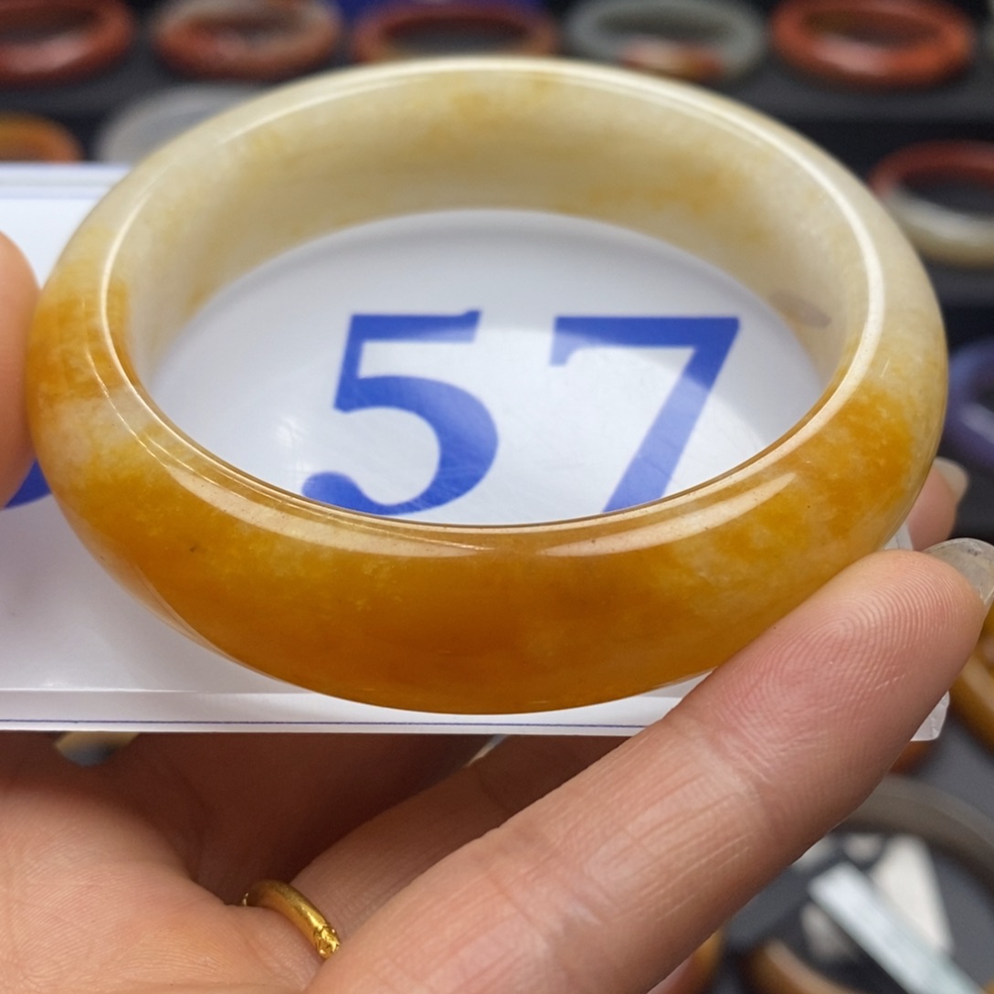石英质玉（黄龙玉）手镯微瑕未镶嵌