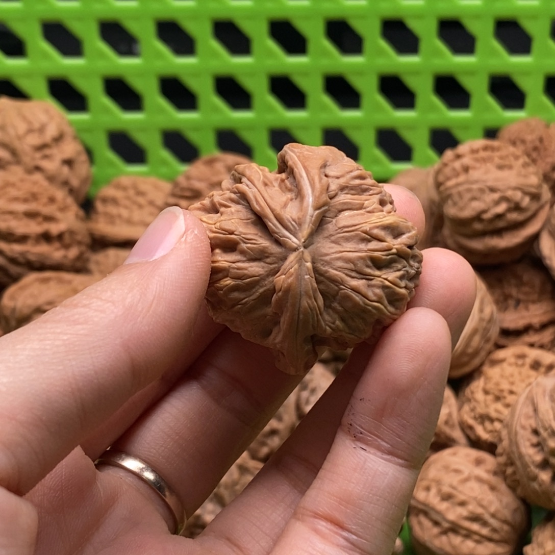 鲁***吃核桃定制商品不退不换