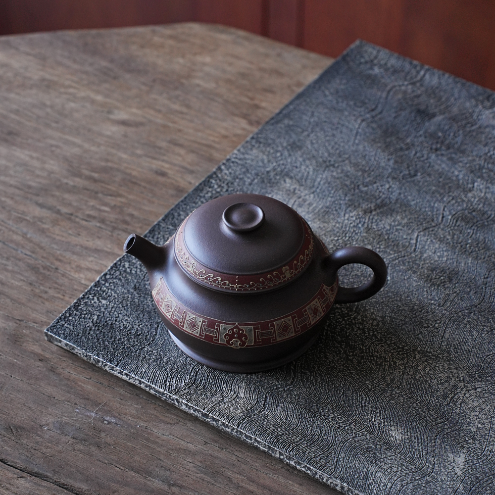 【松泉茶器】x尧日辰光丨《贤冠》大水潭天青泥 160cc  茶壶