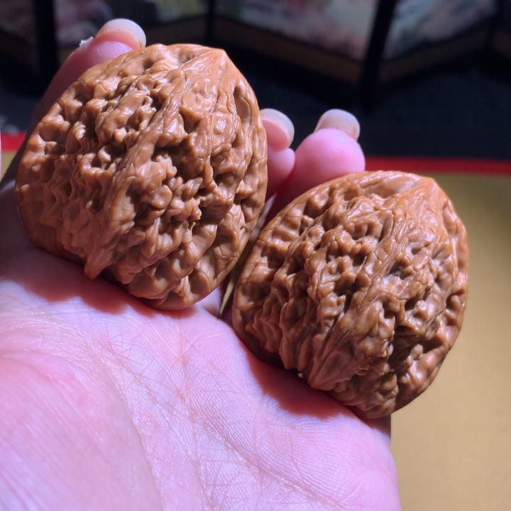 文玩核桃吊坠虎头王