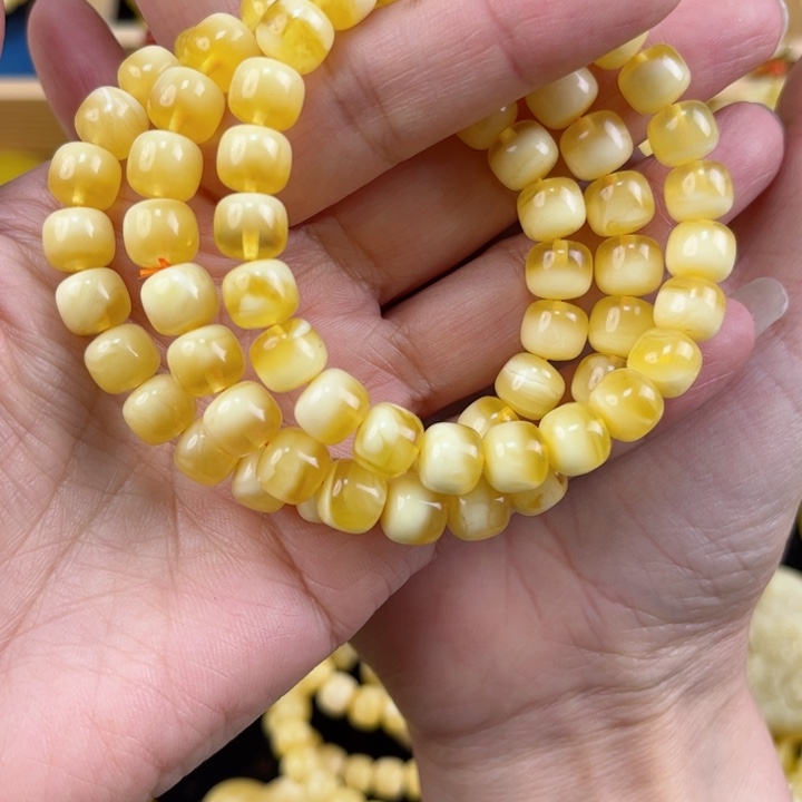 琥珀珠宝奇石未镶嵌琥珀，多样性发其一