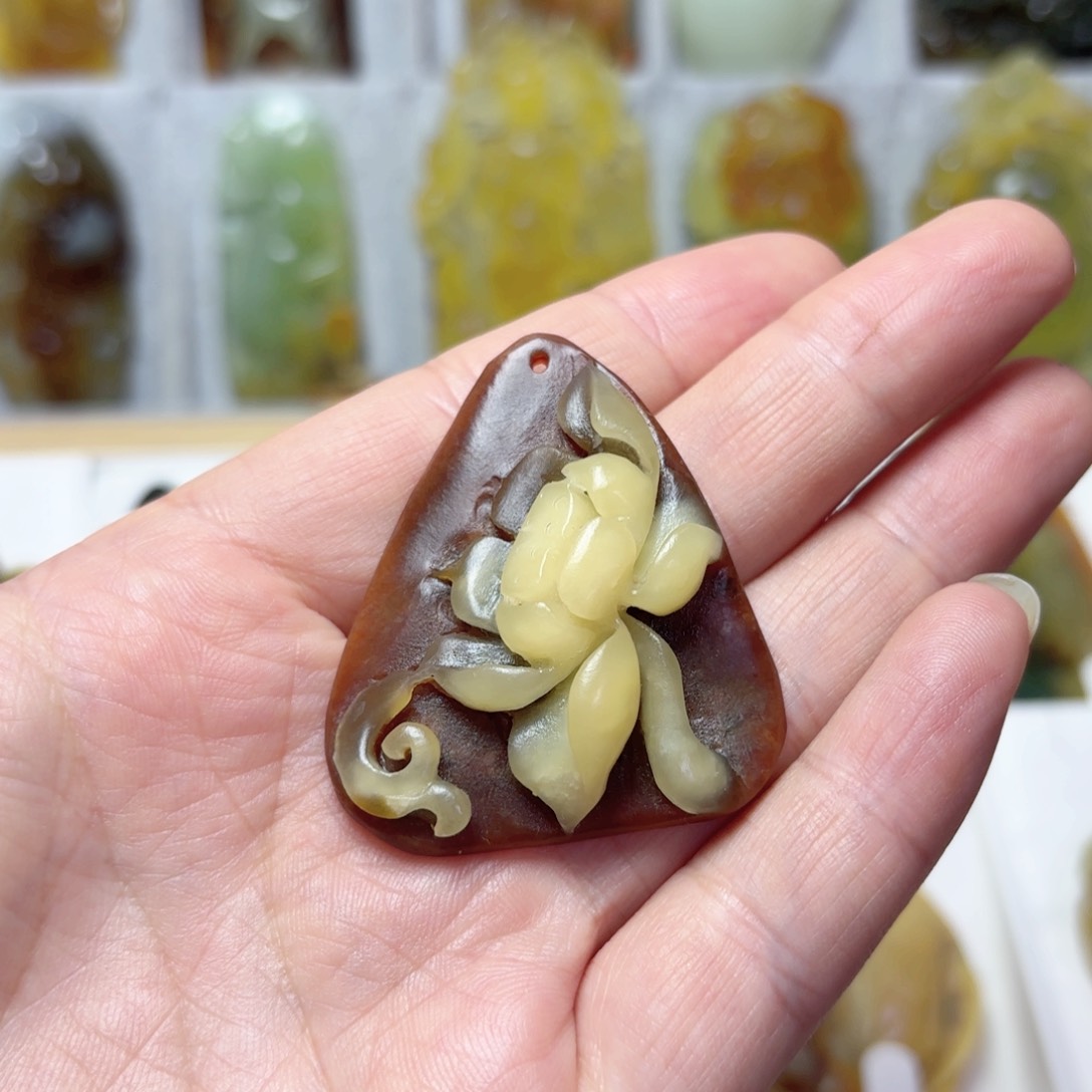 未镶嵌蛇纹石玉吊坠(不含链)