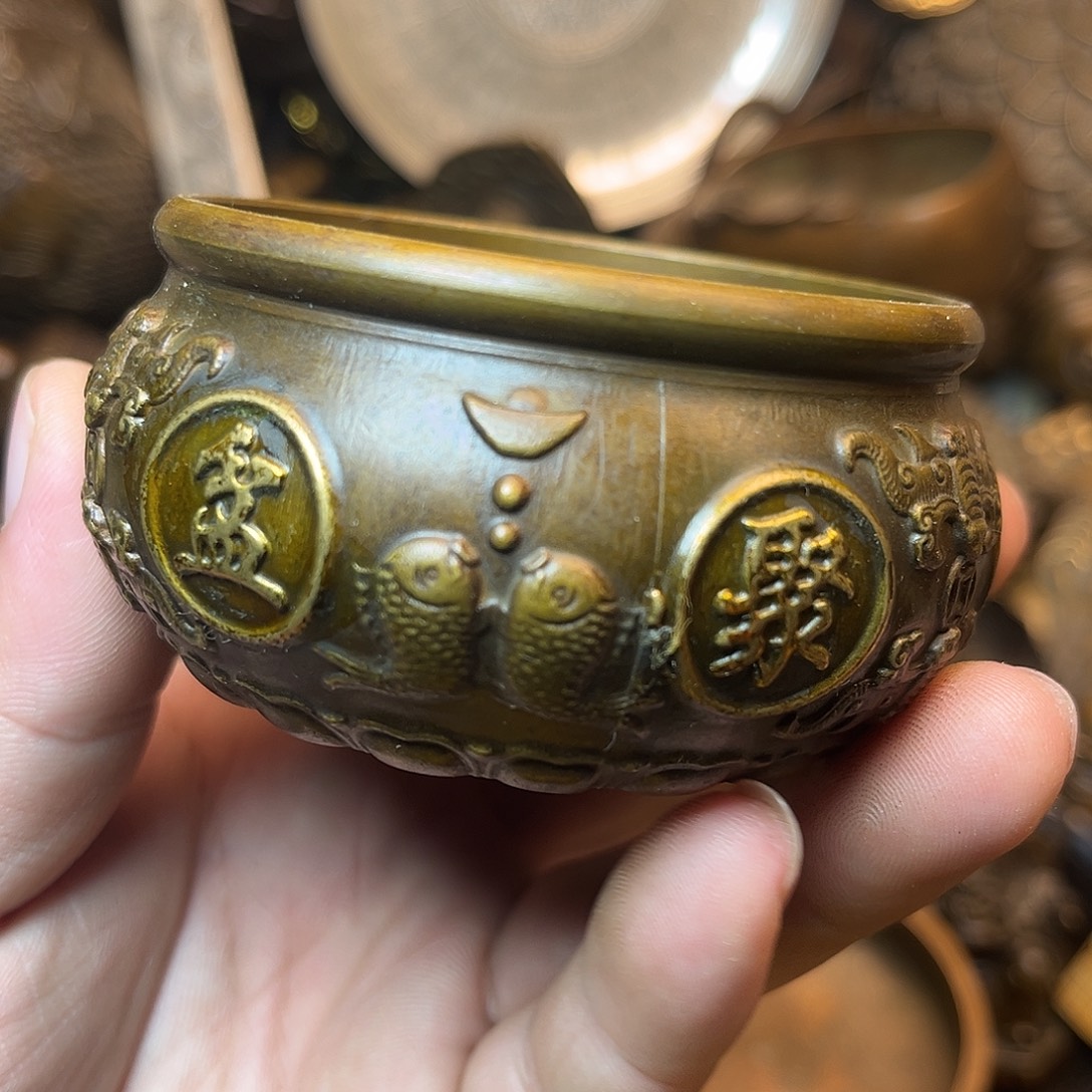 精美铜器工艺品等