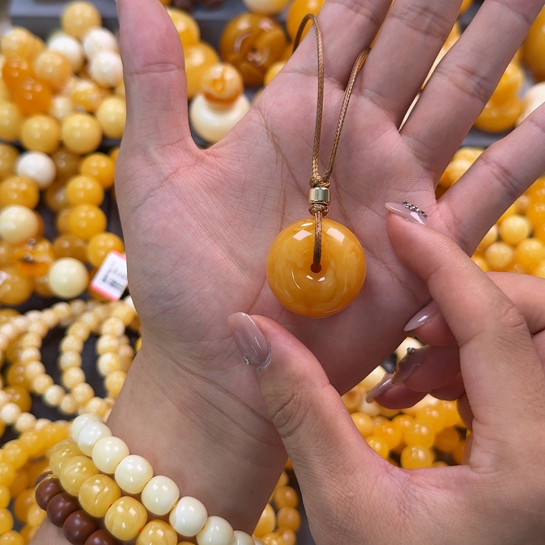 蜜蜡未镶嵌珠宝奇石