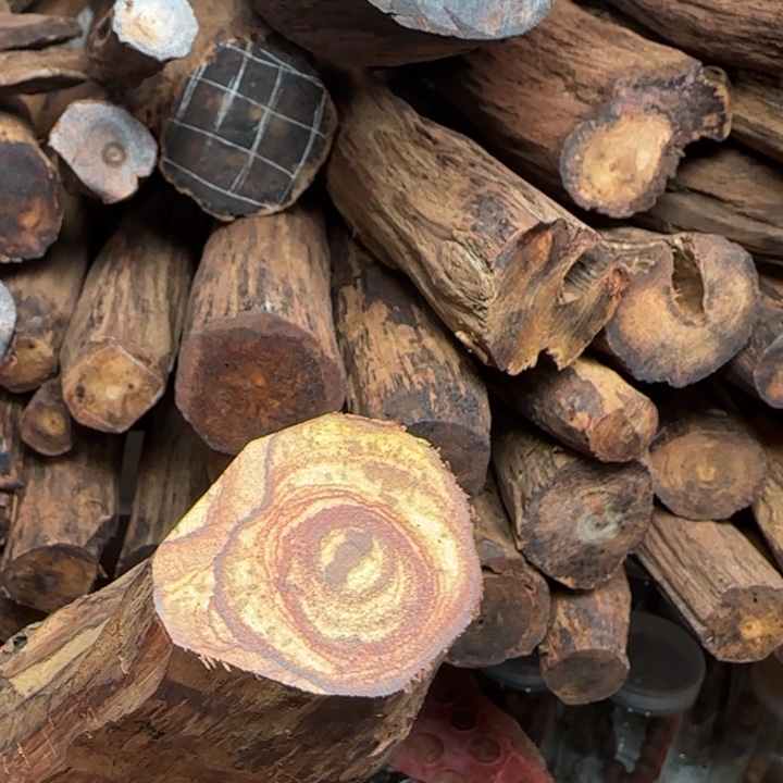 J***8木质降真香开料直播间