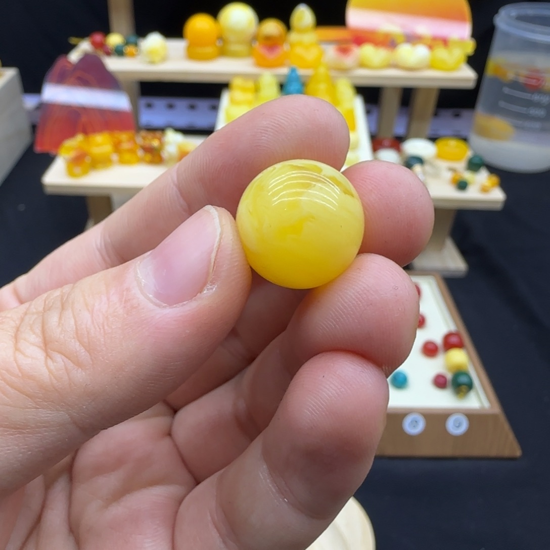 琥珀未镶嵌裸石配饰