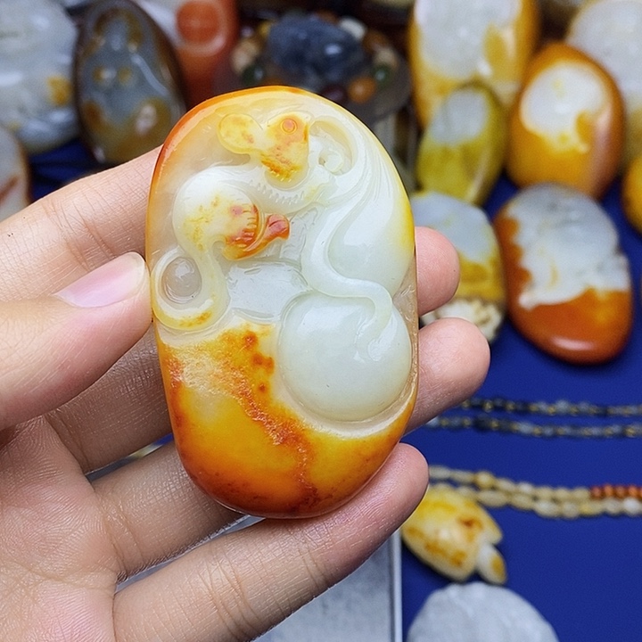 和田玉未镶嵌颈饰