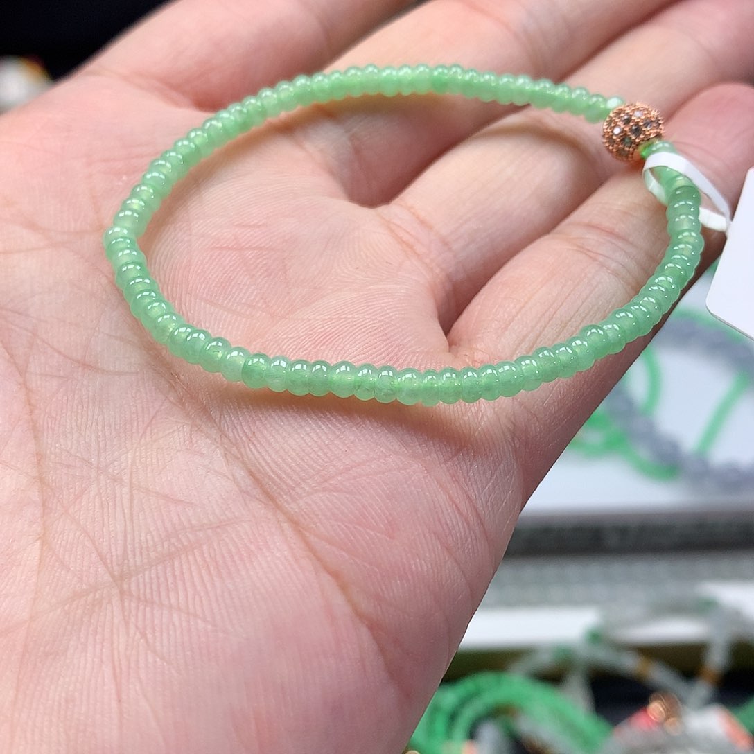翡翠手链未镶嵌翡翠