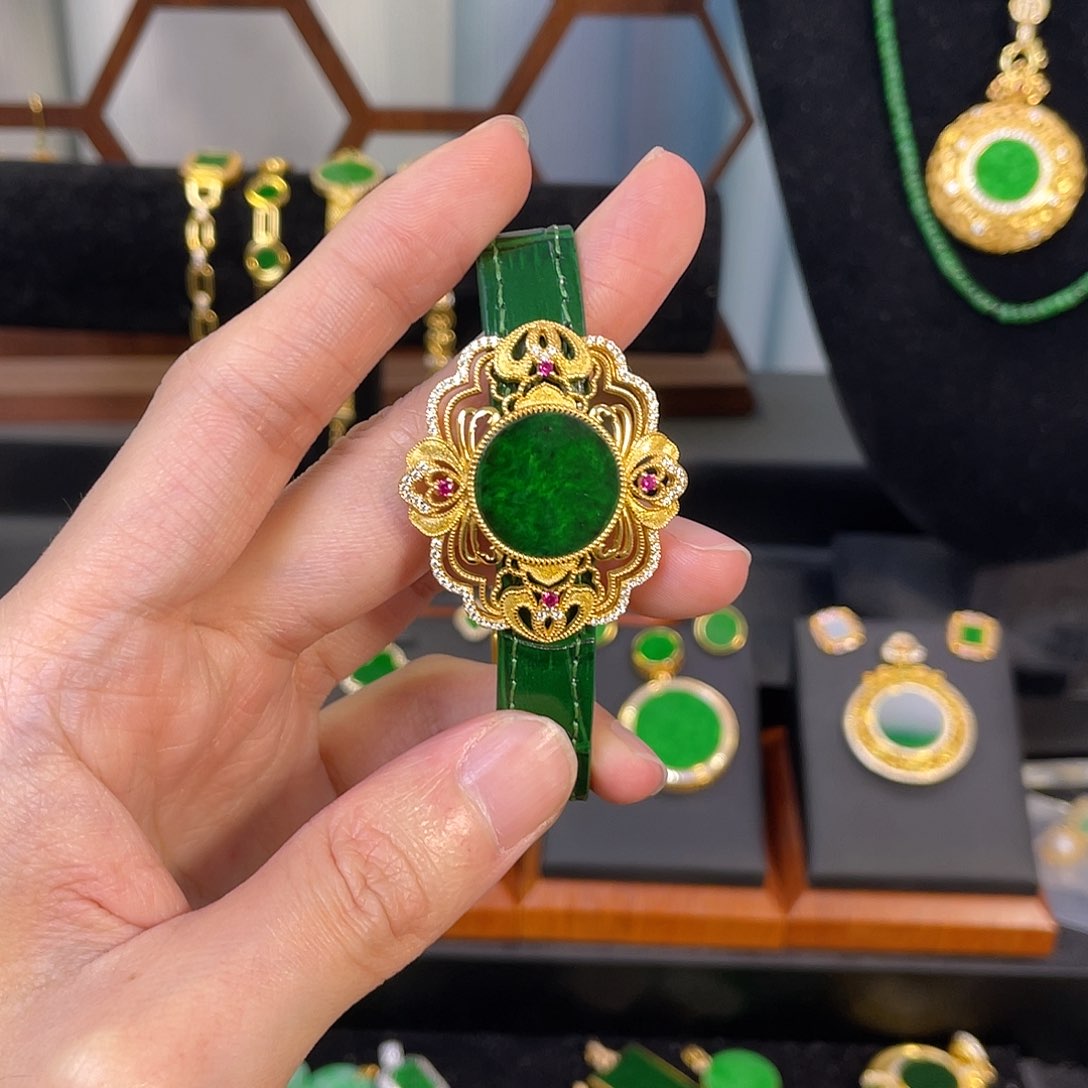 翡翠吊坠(不含链)银S925镀金镶嵌