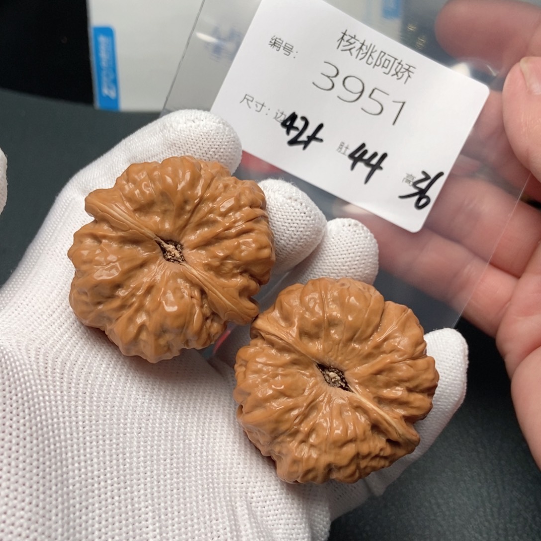 文玩核桃吊坠蛤蟆头