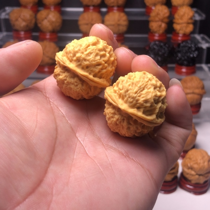 文玩核桃把件9珊瑚绣球