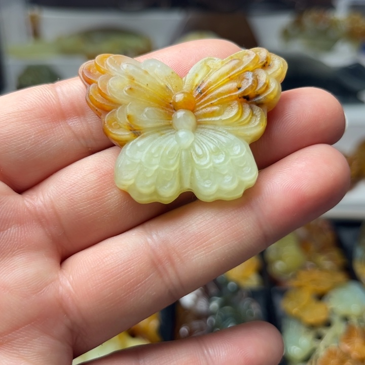 蛇纹石玉未镶嵌挂件