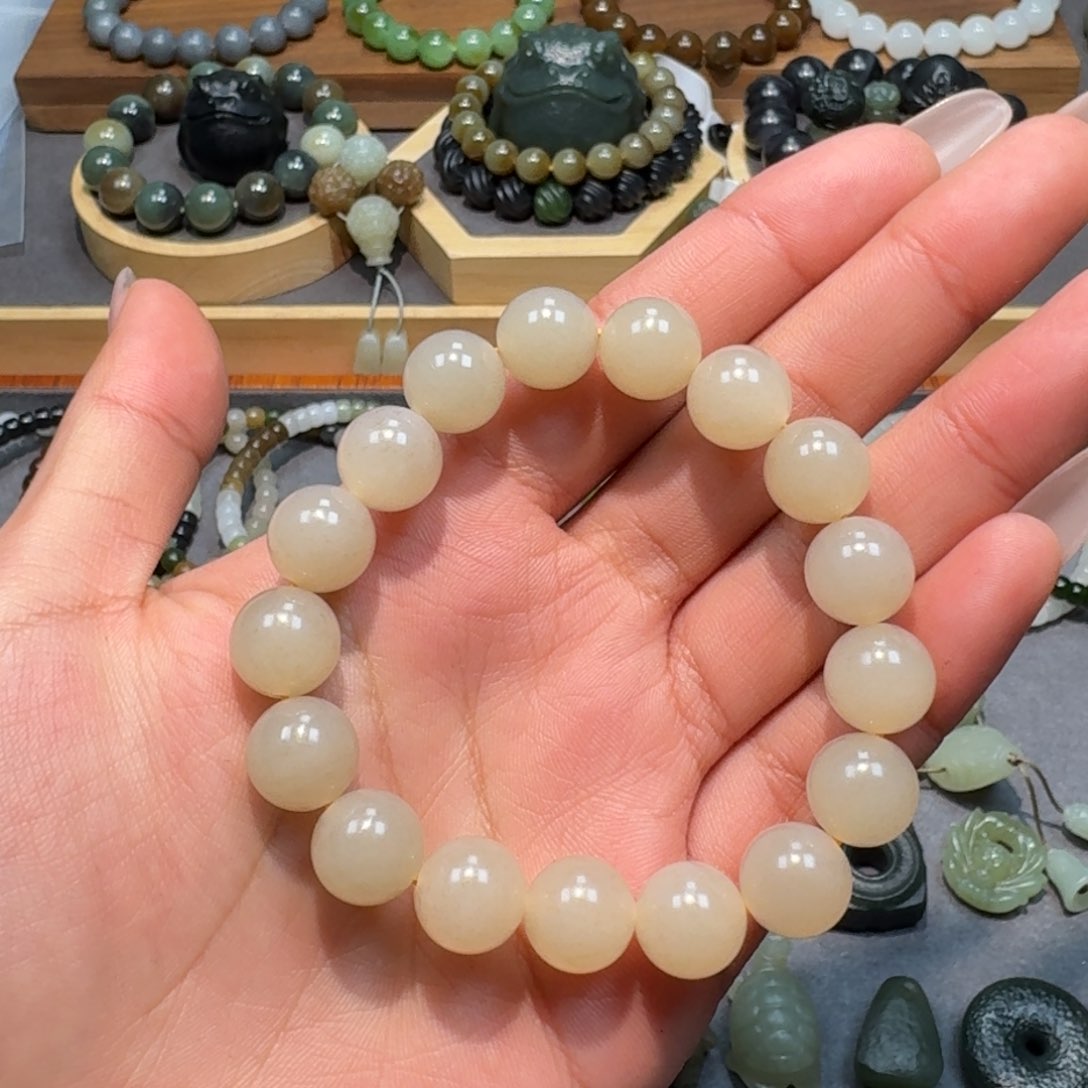 和田玉颈饰未镶嵌