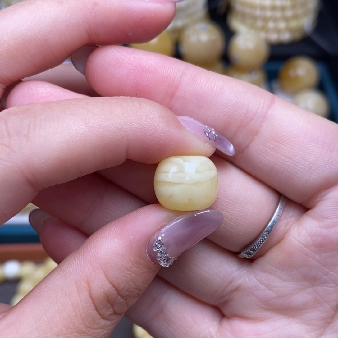 蜜蜡未镶嵌珠宝奇石12*10.8mm