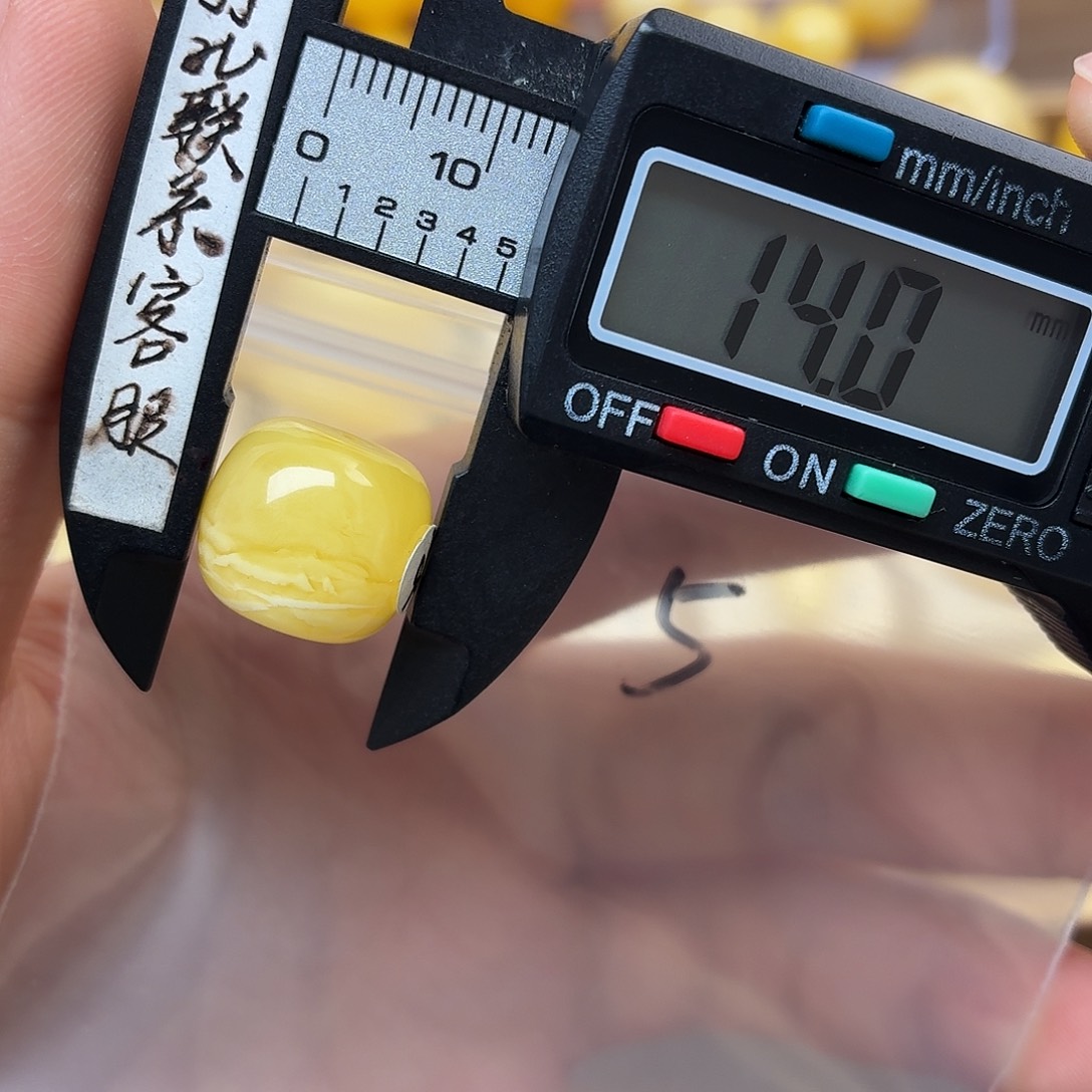 m***e蜜蜡未镶嵌裸石蜜蜡